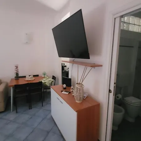 Casa Di Patty Ad A 20 Metri Dal Mare Appartement